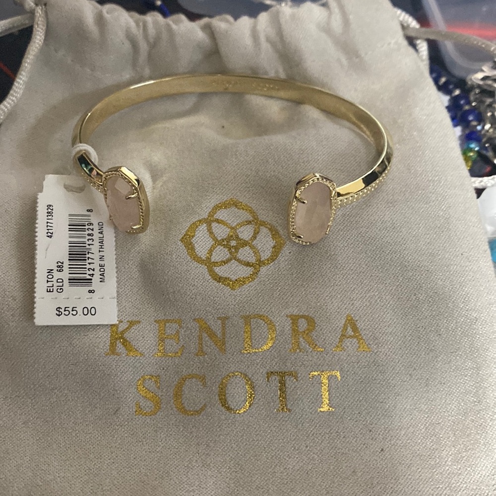 New Kendra Scott bracelet, never worn still in the bag